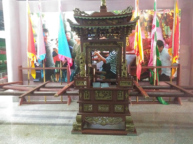 展览馆的轿子_青礁慈济宫