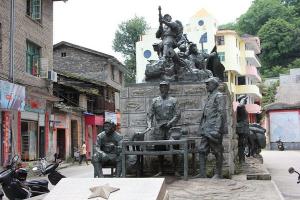 朱德和周恩来的巨幅雕塑_泰宁古镇