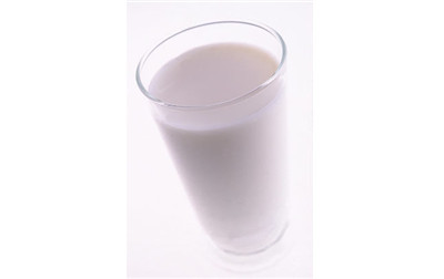 牛奶中含有钙元素