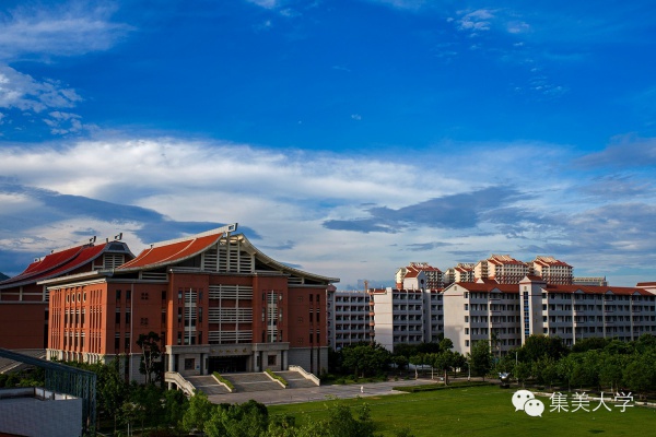 集美的红屋顶丨有一种红叫集美红