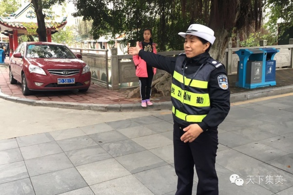 八年风雨坚守，她成为嘉庚路上“最靓丽风景”