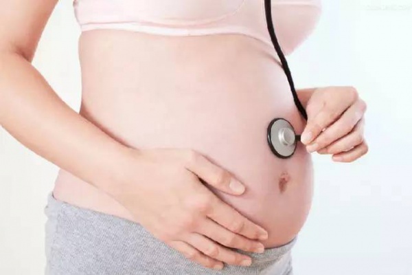 打开子宫的那一刻，医生惊呆了！准妈妈的这个习惯，救了腹中宝宝…