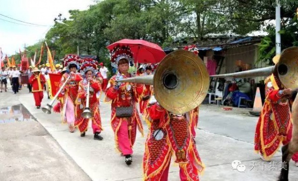 上周六近千人相约后溪，为的就是来拜拜他！