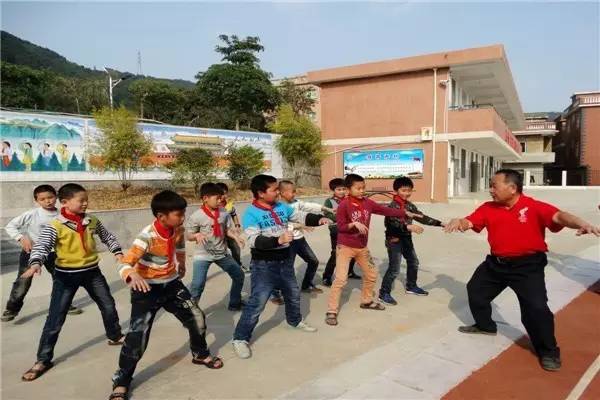 致敬|厦门拍胸舞大师黄欲国离世，他用一辈子跳好一支舞。。