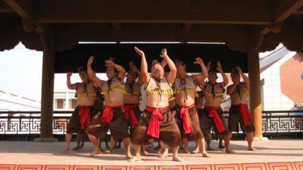 致敬|厦门拍胸舞大师黄欲国离世，他用一辈子跳好一支舞。。