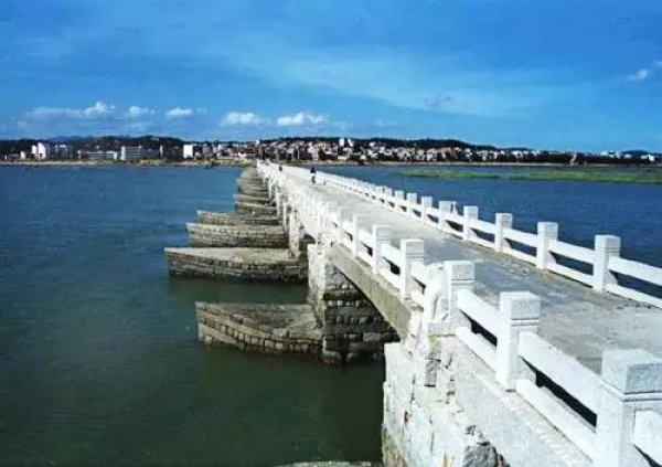 集美周边游丨有座古长桥，系现存最长的海港大石桥……