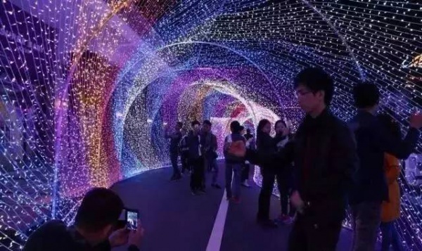 出大事啦！9月9日一9月14日出示信息“女士”免费入场宝生园农场梦幻灯光节