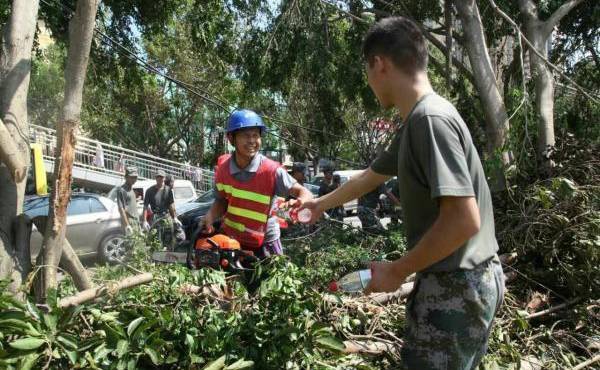 惨遭最强台风蹂躏，厦门人居然还笑得出来