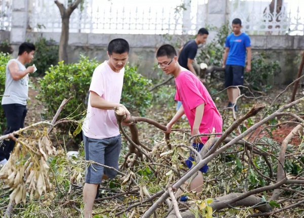 极美！台风后集美大学惊现“彩虹”，引网友围观点赞！
