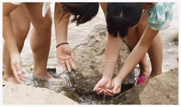 【3.5特价99！仅此一期】玫瑰小镇沙里淘金+抓泥鳅+滑沙+DIY鸡蛋彩绘/DIY彩陶娃娃一日游