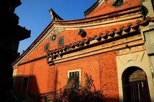 集美周边游丨这个面积不足1平方公里的闽南古村落，竟藏着99栋风格迥异的华侨建筑！
