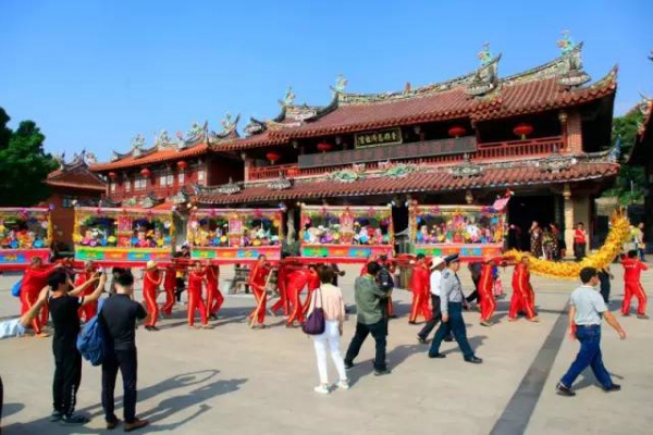 海沧又出名了！昨天几千人在青礁慈济祖宫同时做这事，轰动整个厦门！