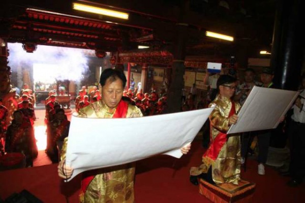 海沧又出名了！昨天几千人在青礁慈济祖宫同时做这事，轰动整个厦门！