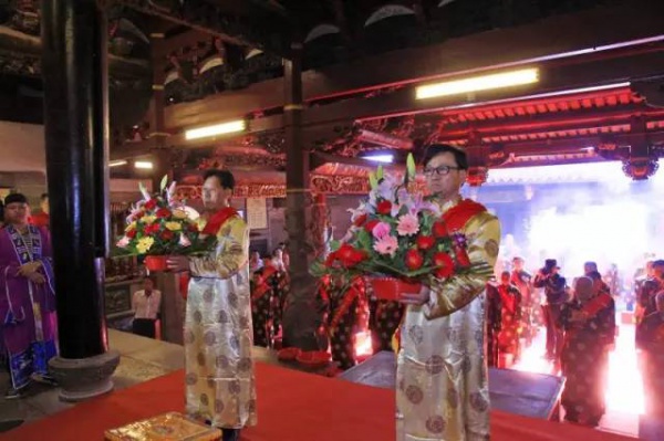 海沧又出名了！昨天几千人在青礁慈济祖宫同时做这事，轰动整个厦门！