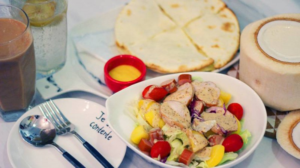 一夜爆红美食圈！厦门这个90后妹子放着老师不当，居然把椰子玩出4种味道！