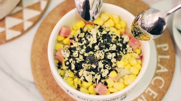 一夜爆红美食圈！厦门这个90后妹子放着老师不当，居然把椰子玩出4种味道！