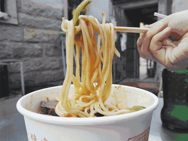 五一不看人山人海，沿着集美学村公车站吃遍这些高性价比小店~