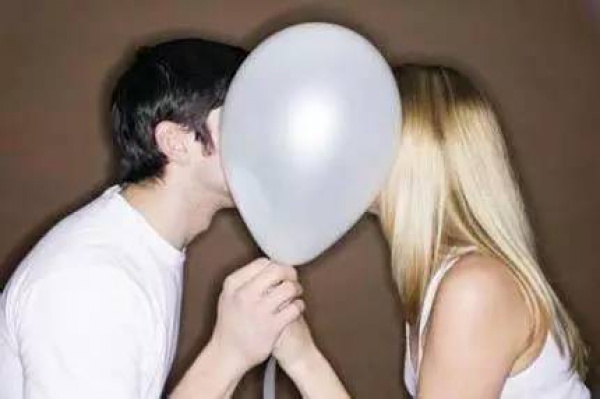 超过这个时间睡觉就算熬夜，补再多觉都没用！你觉得是几点？