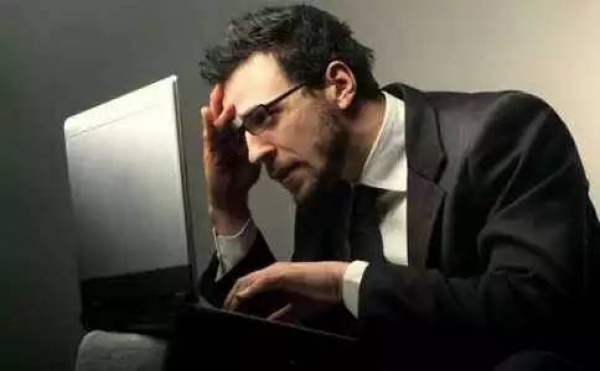 超过这个时间睡觉就算熬夜，补再多觉都没用！你觉得是几点？