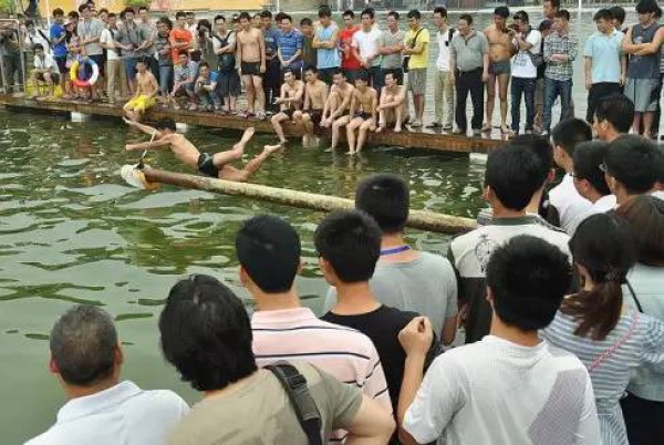 不止看龙舟，集美的龙舟池竟然还能捉鸭子！