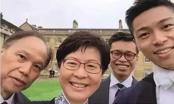 出身贫寒的香港女特首，将两个儿子送入剑桥，她的教育观值得品味