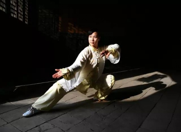 肝不好的人，眼睛会出现哪些信号？