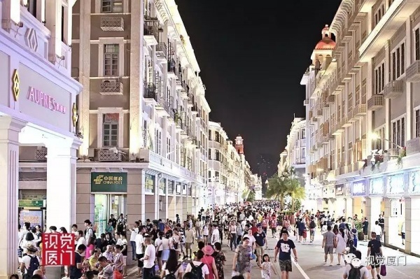 不同时期的厦门中山路夜景，90年代最美，现在效果如金砖