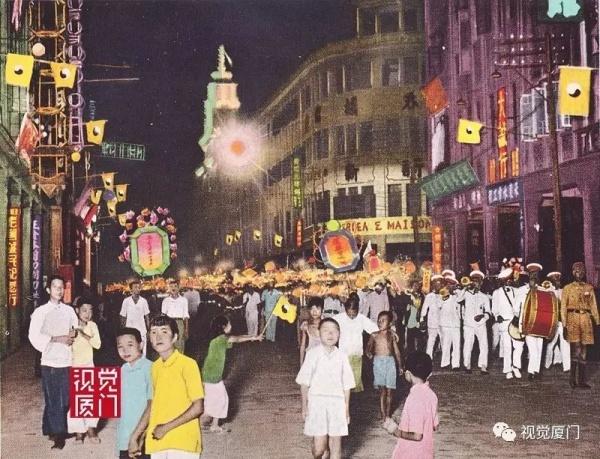 不同时期的厦门中山路夜景，90年代最美，现在效果如金砖