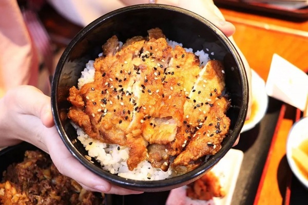 拯救午餐纠结症!厦门这家日式定食让你吃饱每一天,一周不重样儿 拯救午餐纠结症!厦门这家日式定食让你吃饱每一天,一周不重样儿