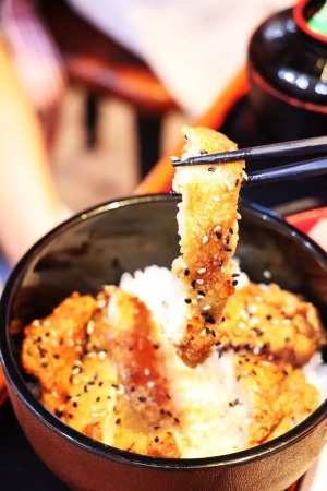 拯救午餐纠结症!厦门这家日式定食让你吃饱每一天,一周不重样儿 拯救午餐纠结症!厦门这家日式定食让你吃饱每一天,一周不重样儿