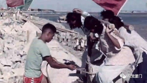 厦门第一部彩色纪录片：完整记录了50年代海堤建设全过程