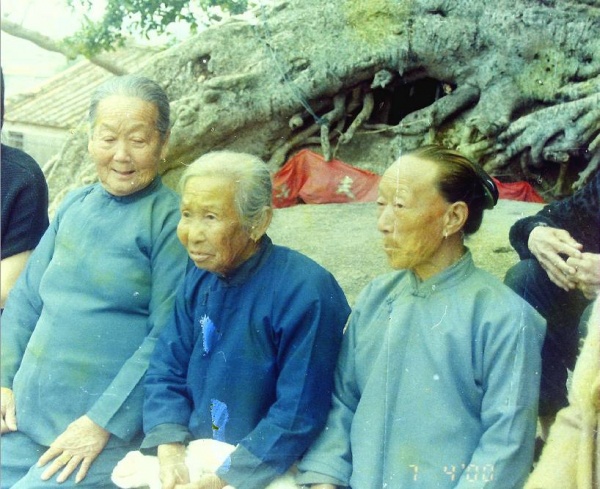 日渐走远的“寡妇村”重返铜钵村探寻30年的悲欢离合