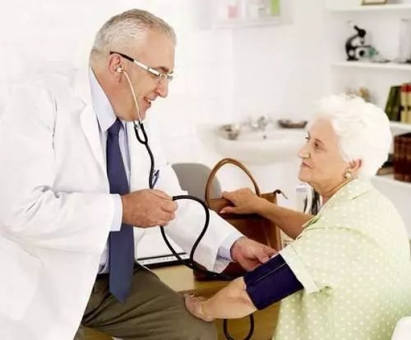 最新！美国调整标准，近半美国人高血压，快查查自己的体检报告！