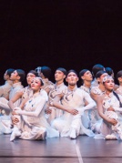 东方歌舞团舞蹈诗画《国色》